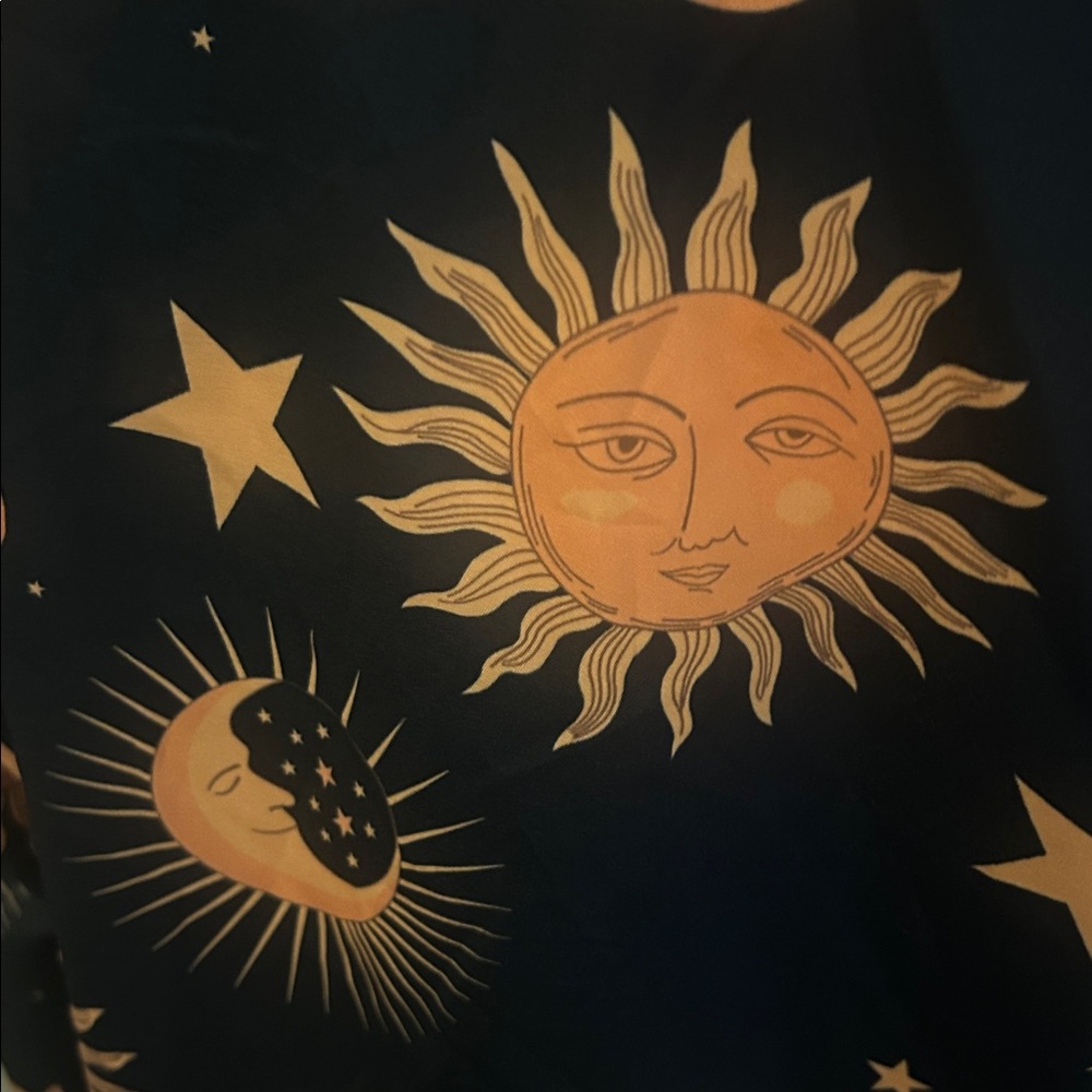 Celestial long sleeve button down shirt sun 🌞 moon 🌙 and stars ✨ NWT - Picture 6 of 7